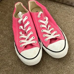 Universal Ladies, pink converse size 6 in excellent condition